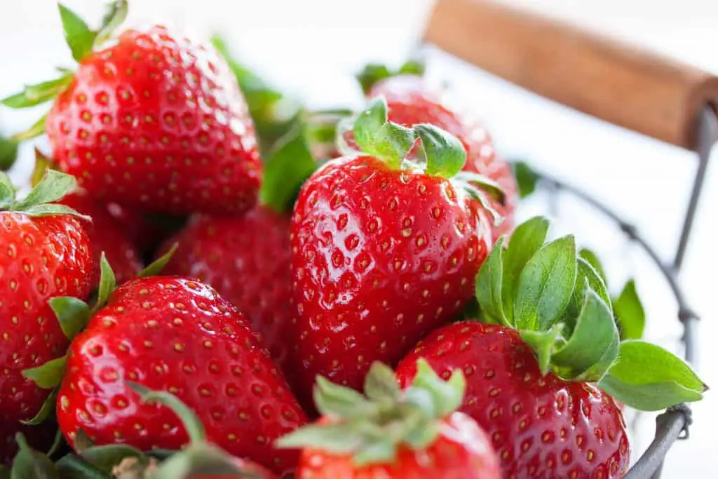 5 yummy things to do with strawberries