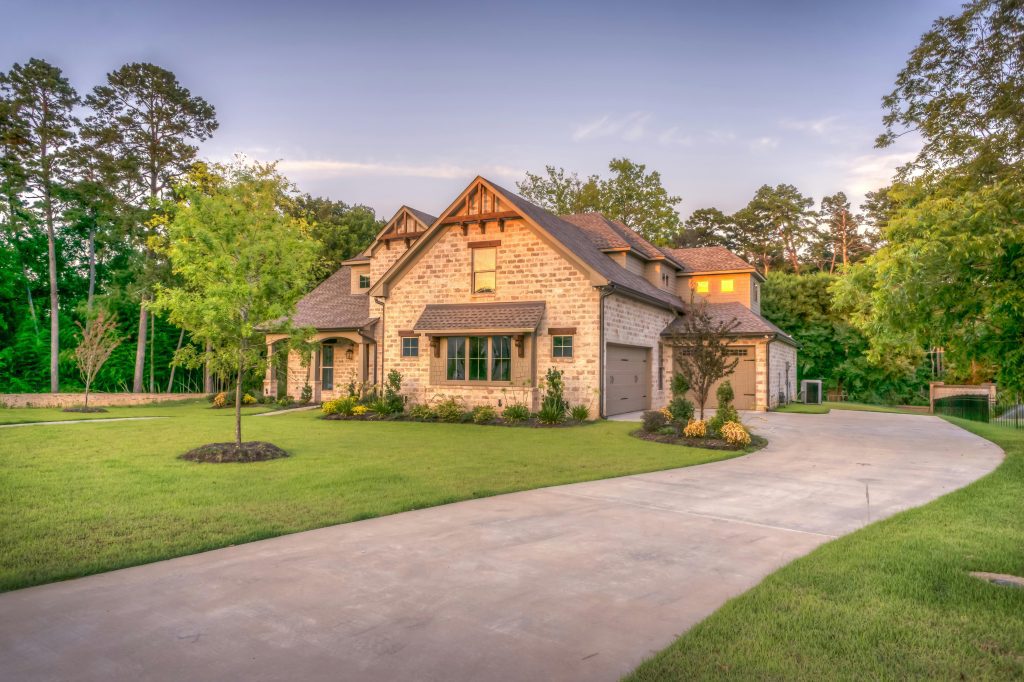 This post looks at mistakes to avoid when purchasing a new family home.